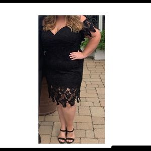 BOOHOO PLUS LACE DRESS